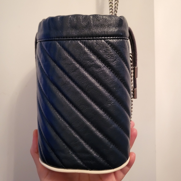 [SOLD] Gucci limited edition bucket bag - Picture 4 of 16